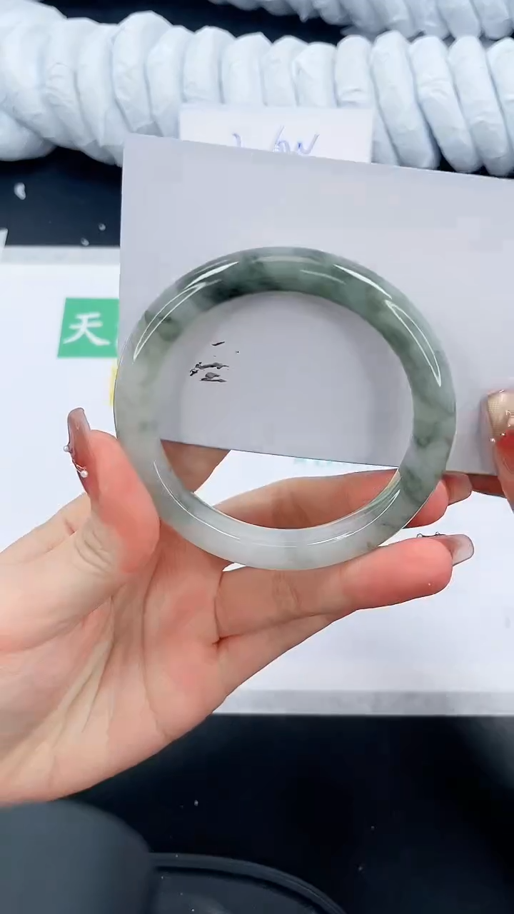 【闪购商品】石英质玉手镯未镶嵌237-58.7