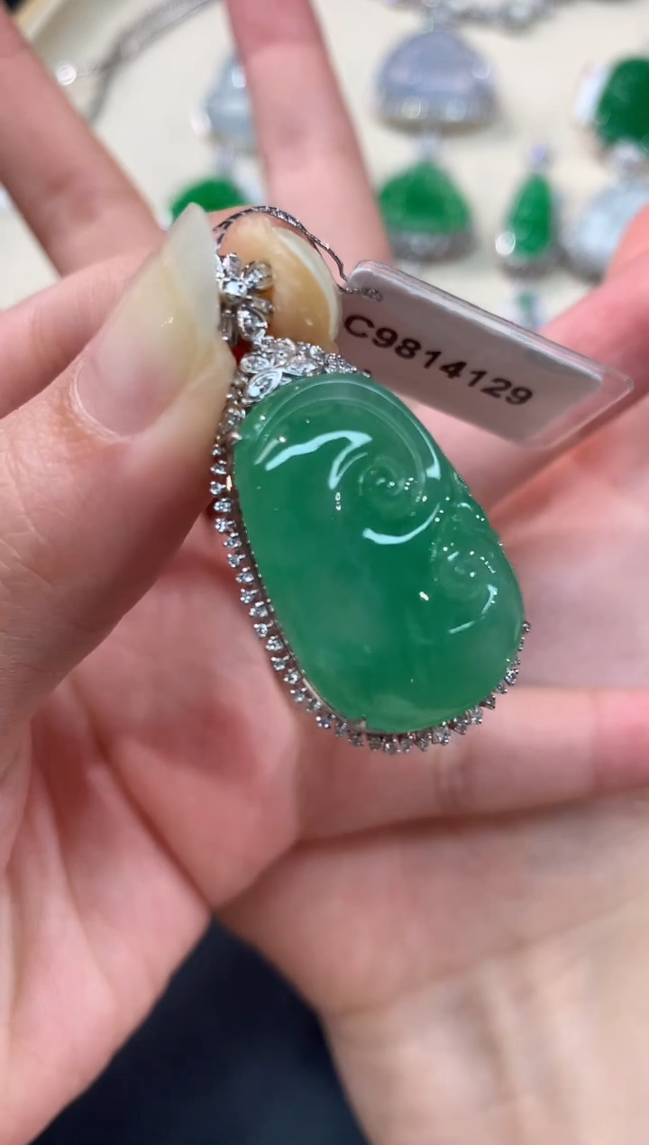 【闪购商品】翡翠吊坠(不含链)18K金镶嵌A138|12800