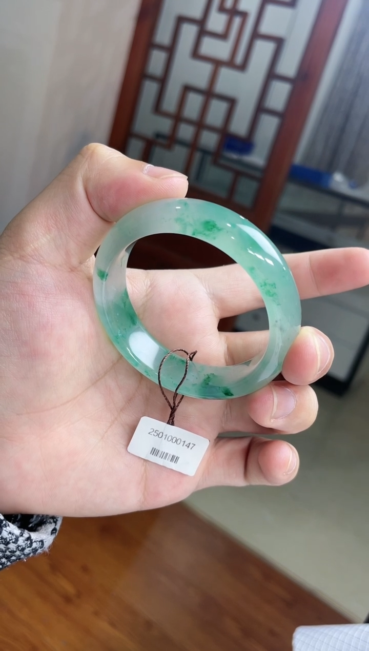 【闪购商品】石英质玉手镯未镶嵌非洲翠手镯多样性发货