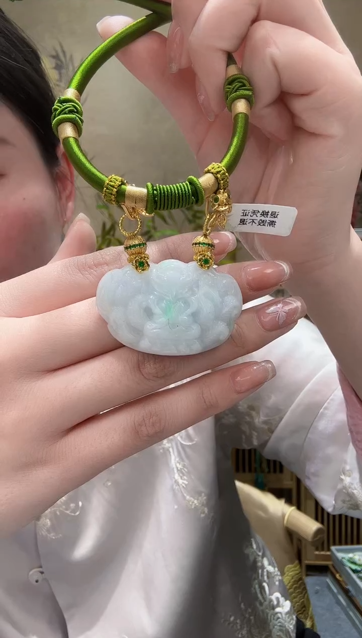 【闪购商品】翡翠颈饰未镶嵌吊坠