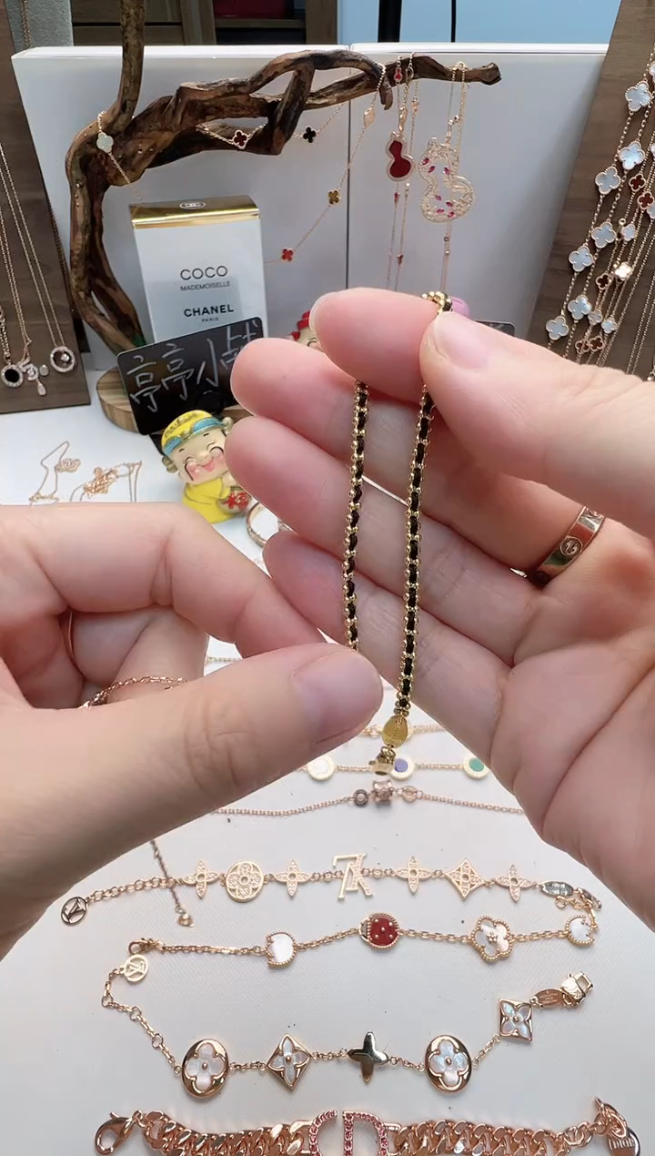 瓷片彧贤聚宝阁二号铺