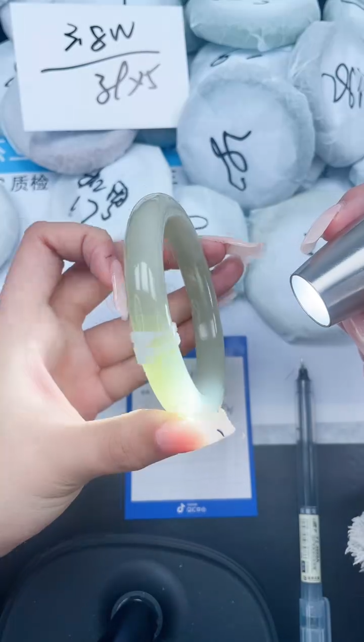 【闪购商品】和田玉（糖玉）手镯未镶嵌477