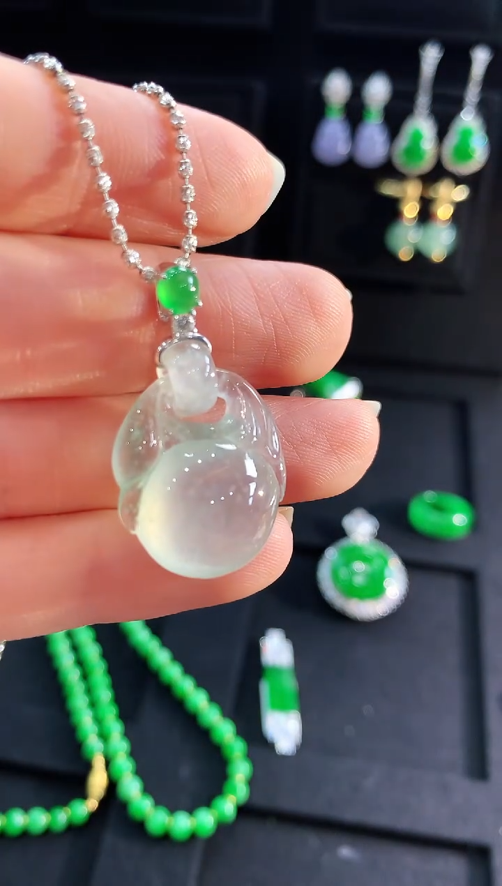 【闪购商品】翡翠吊坠(不含链)18K金镶嵌吊坠