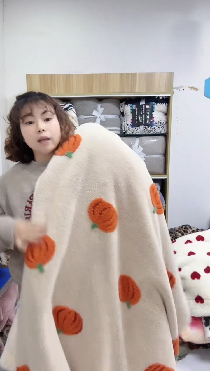 聚酯纤维1.5*2  色织阳离子南瓜