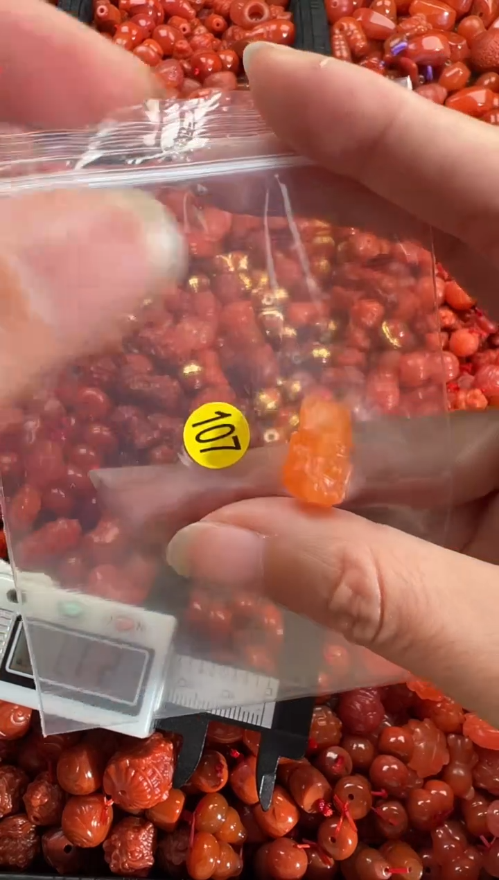 【闪购商品】南红玛瑙颈饰未镶嵌1