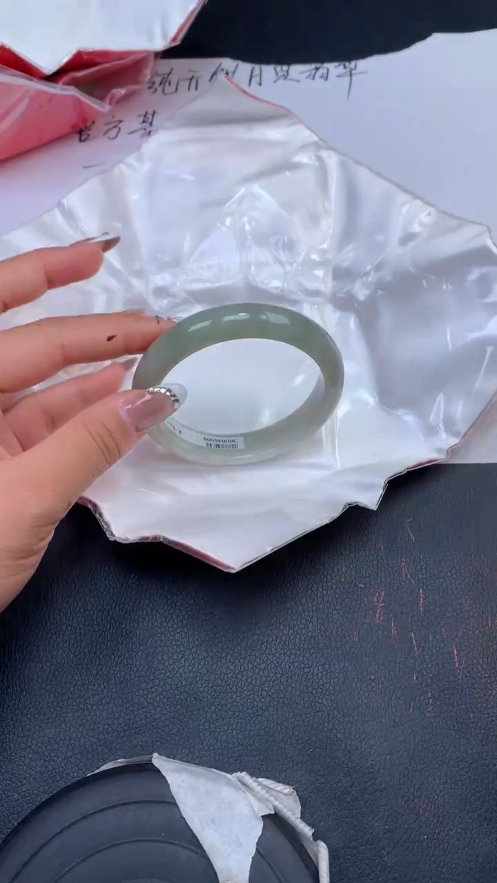 【闪购商品】翡翠手镯未镶嵌天然缅甸A货翡翠手镯