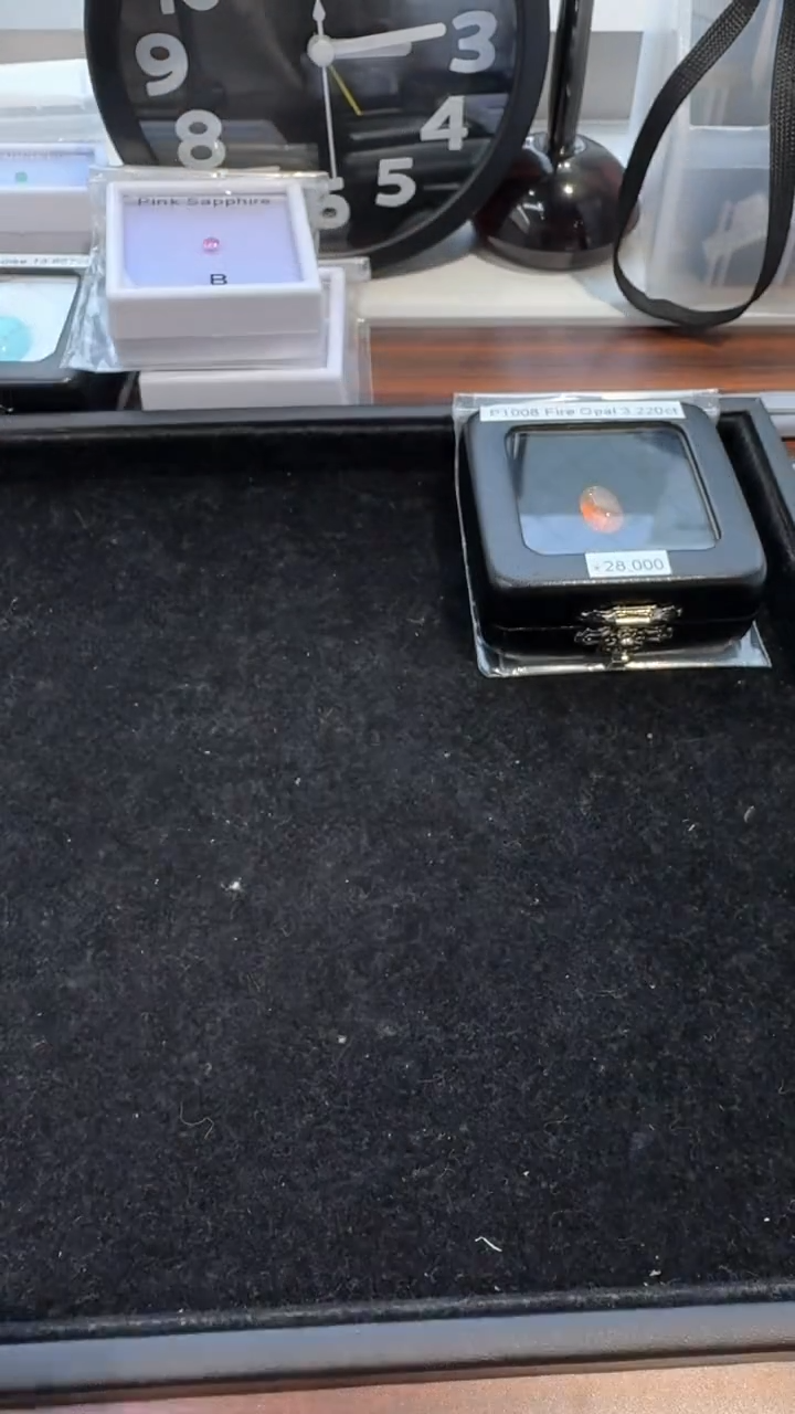 【闪购商品】蓝宝石裸石未镶嵌4*81