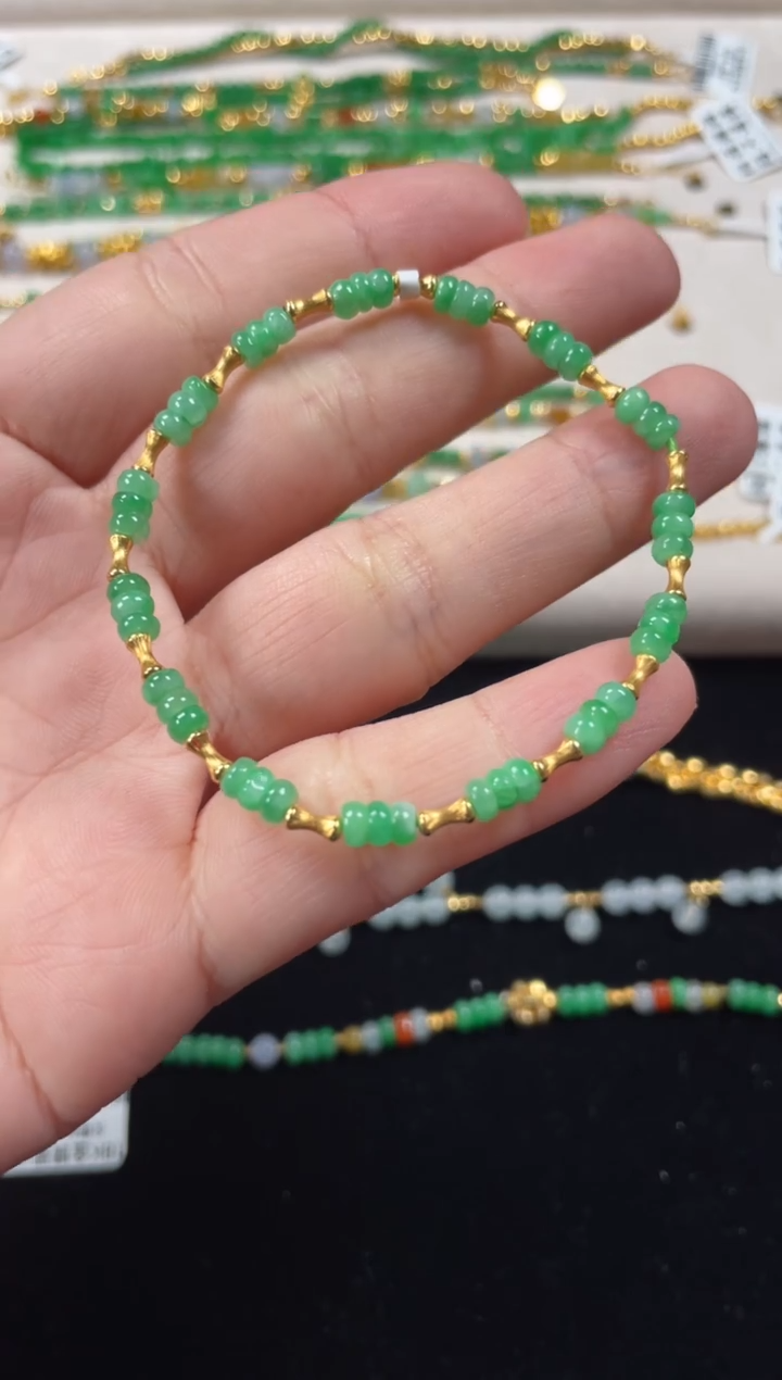 18K金镶嵌手串翡翠一个  P620