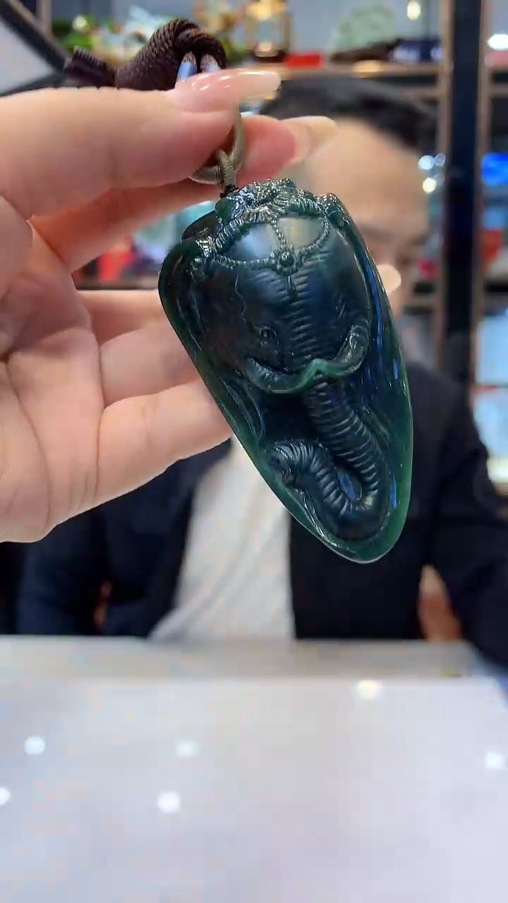 【闪购商品】定制翡翠未镶嵌1090xx-毛货挂件(赠珠链）71