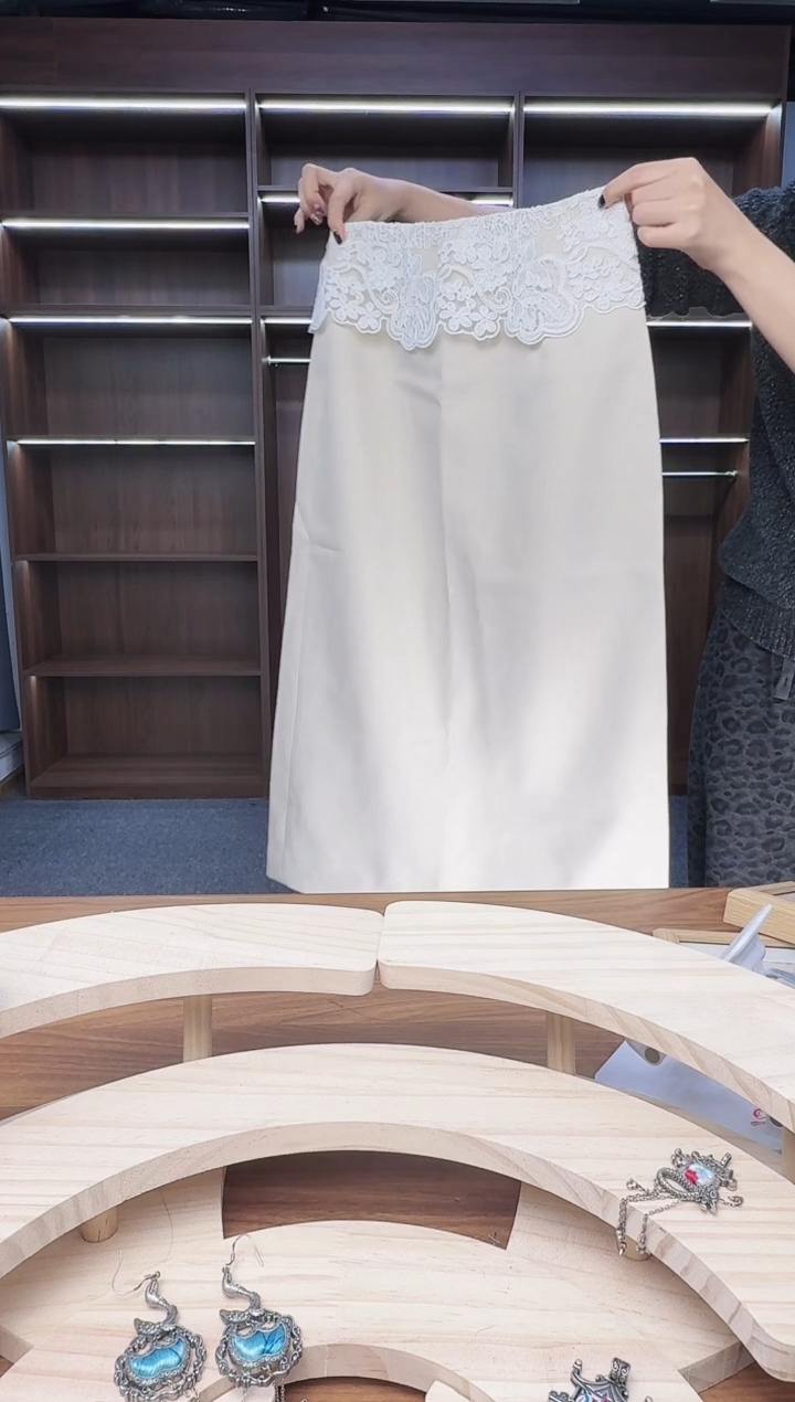 织绣379蒙阿苏苗绣传承