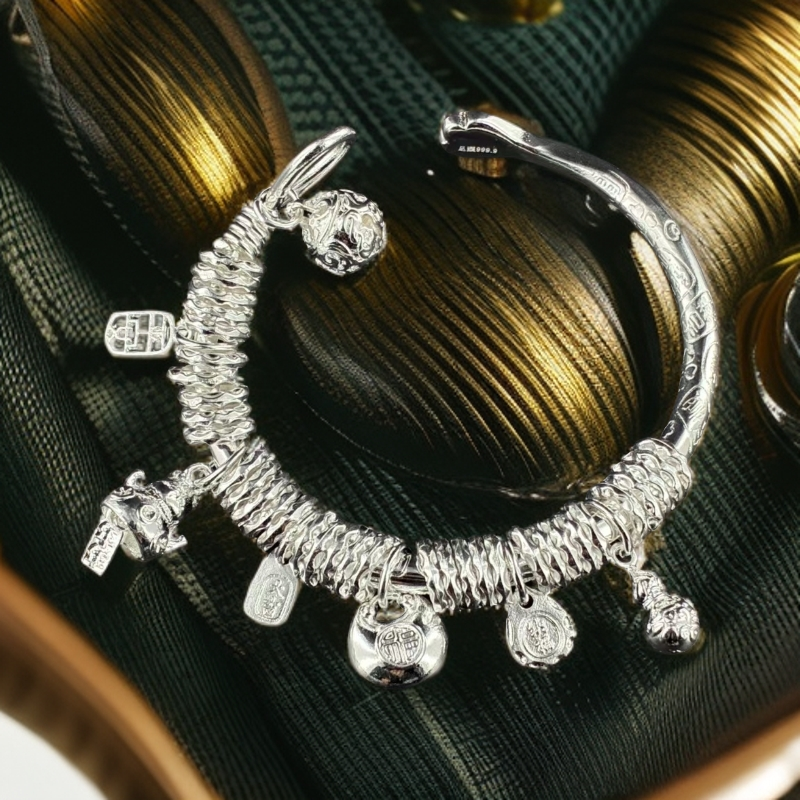 【抓紧处理】定制重工款气质风年味生肖挂饰 B907 吉言手镯