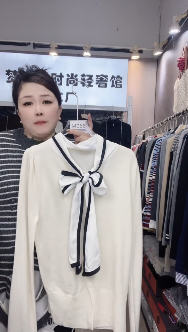 燕****饰白色蝴蝶结99999999999999