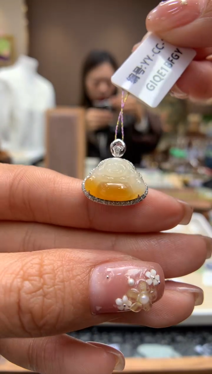 【闪购商品】翡翠颈饰18K金镶嵌佛