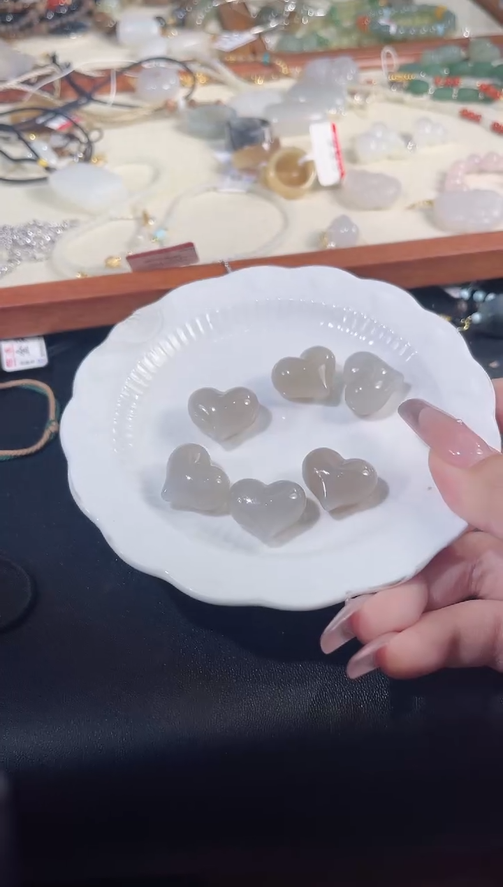 和田玉未镶嵌吊坠(不含链)多样性发货其一