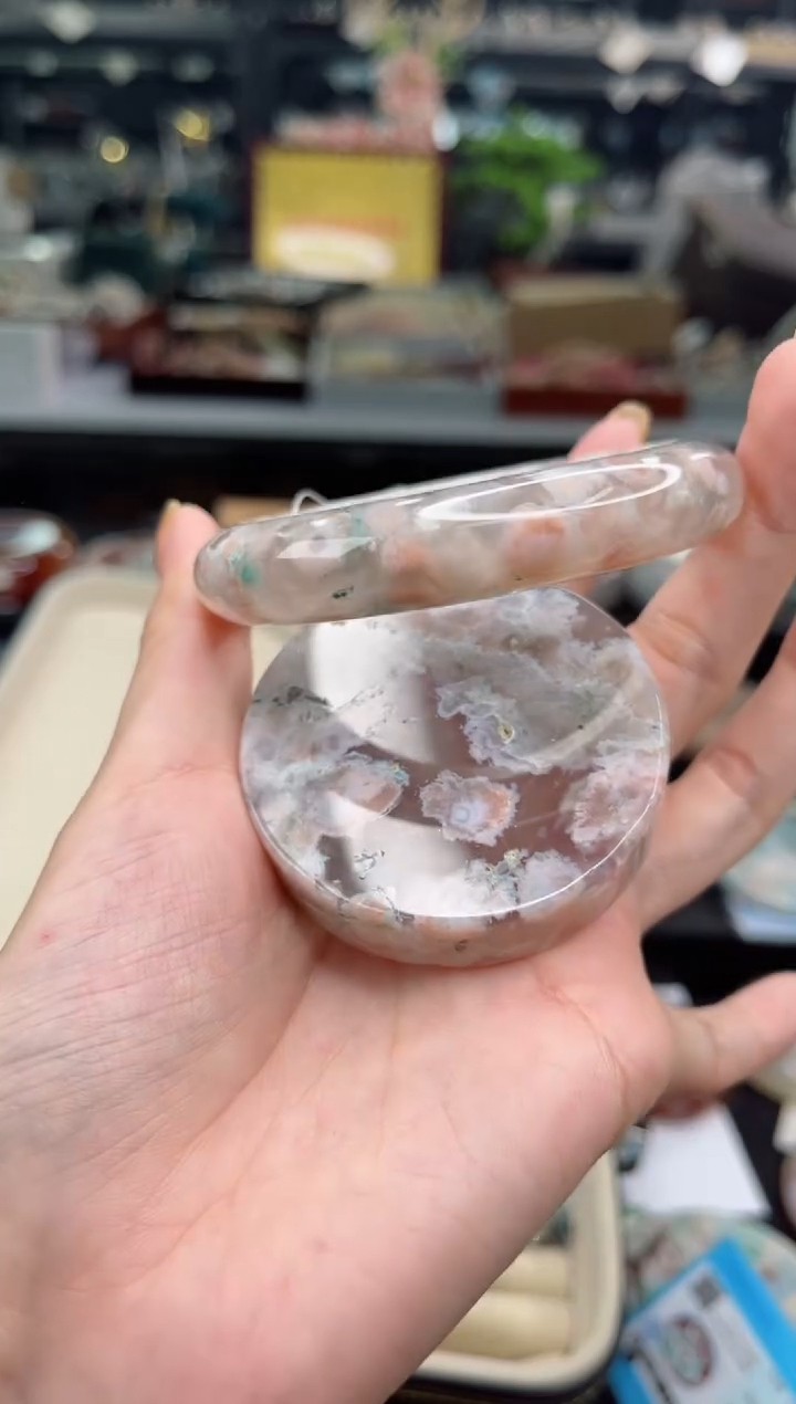 【闪购商品】石英质玉手镯未镶嵌59圈口（赠品镯心）4S9997