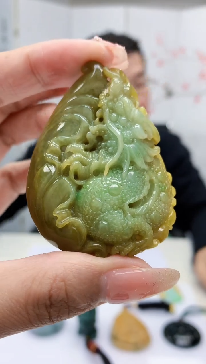 【闪购商品】定制翡翠未镶嵌5152MM-毛货挂件109