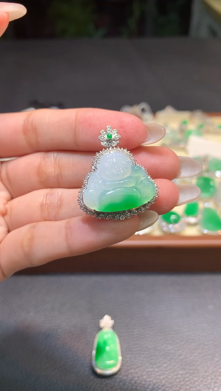 颈饰未镶嵌翡翠1