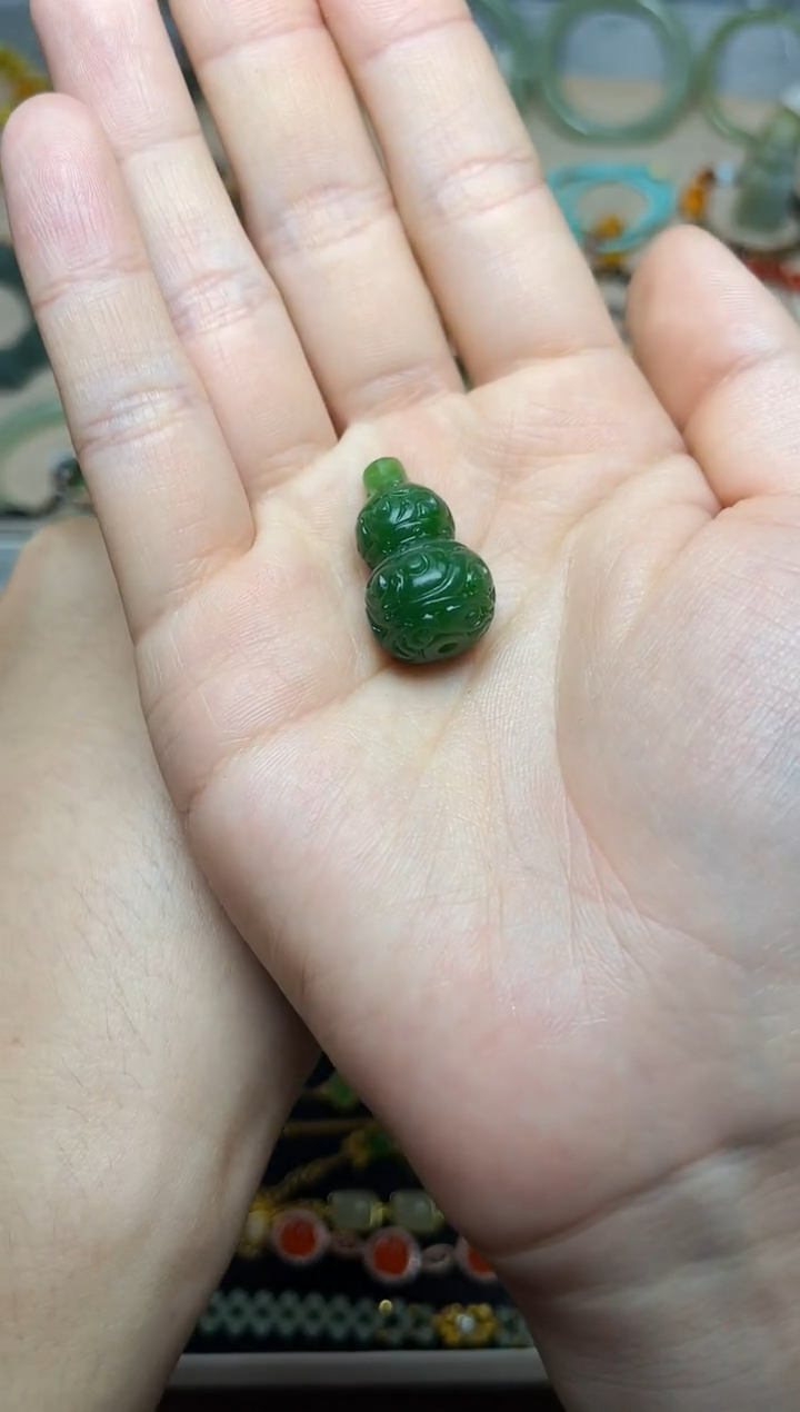 和田玉未镶嵌颈饰06葫芦