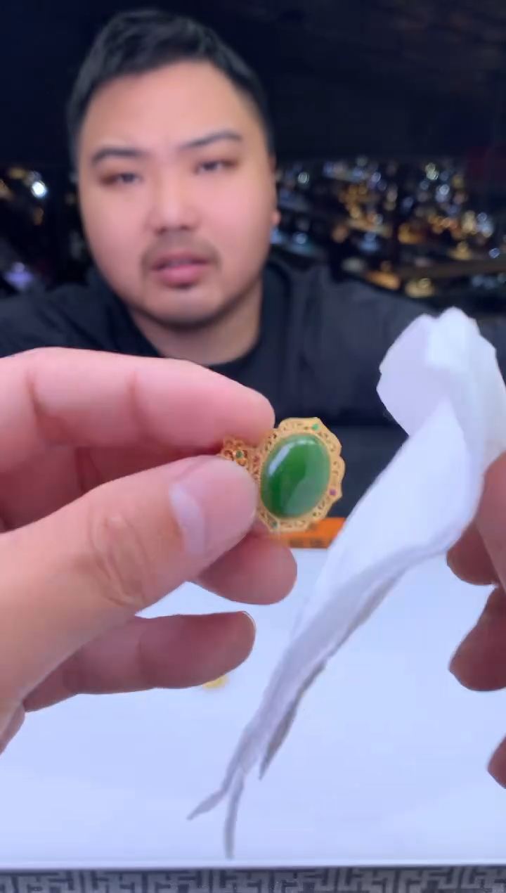 颈饰18K金镶嵌和田玉-100542