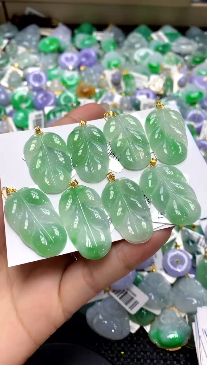 【闪购商品】翡翠颈饰18K金镶嵌11111111（多样性发其一）