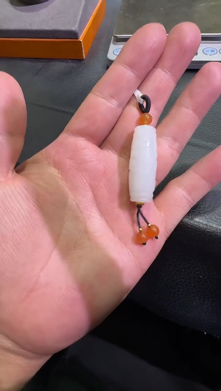 吊坠(赠链)未镶嵌和田玉天泰白玉天珠（产地直发）