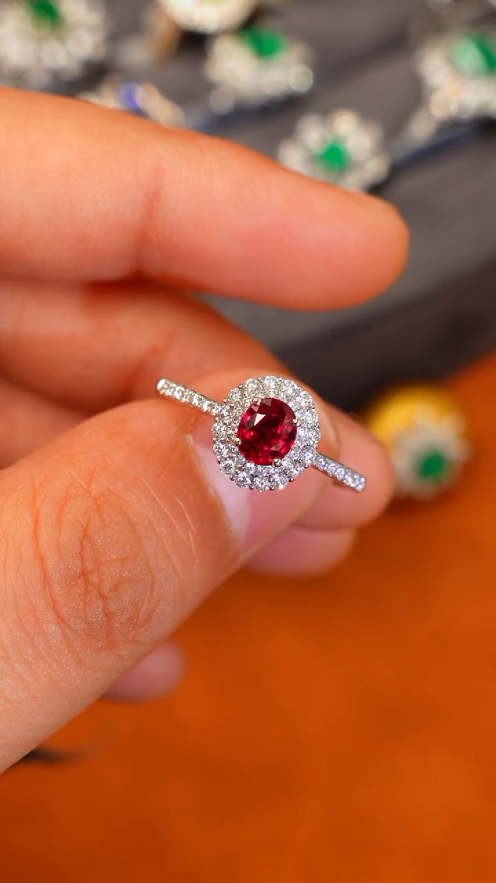 【闪购商品】红宝石戒指18K金镶嵌0.51ct泰国鸽血红强荧光