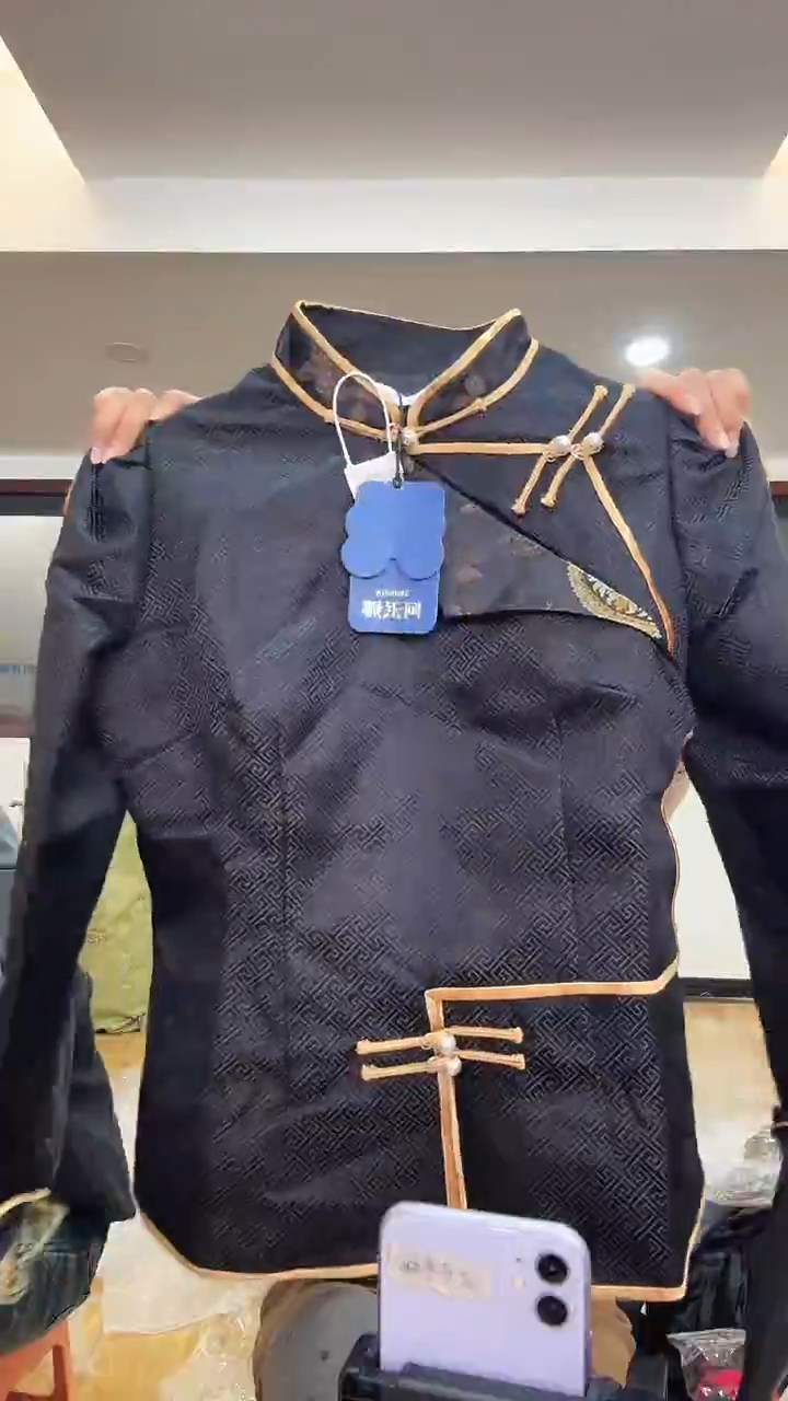 外套       M码       80-105斤