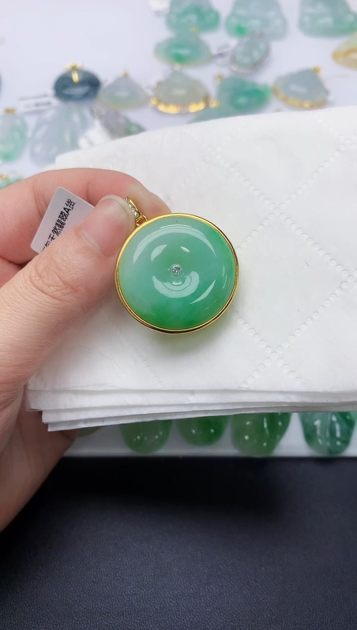 颈饰银S925镀金镶嵌翡翠天然A货
