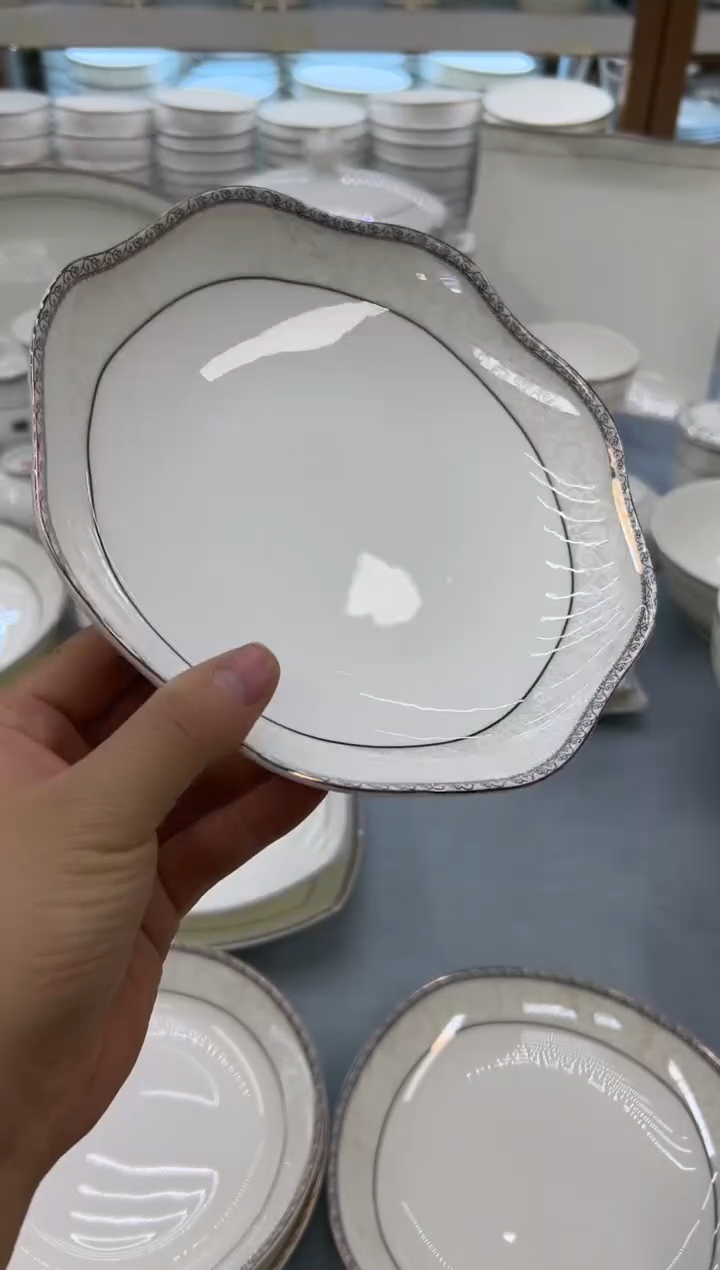 骨瓷玲珑8花2个    