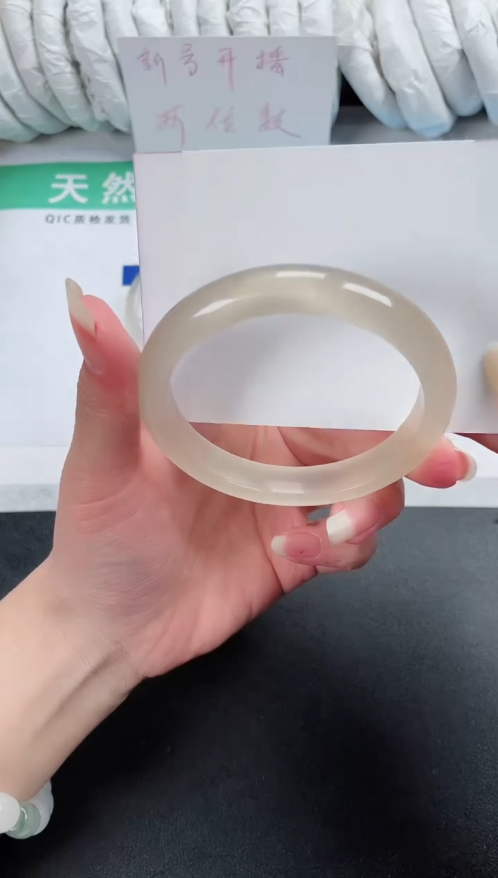 【闪购商品】石英质玉手镯未镶嵌405-59.3