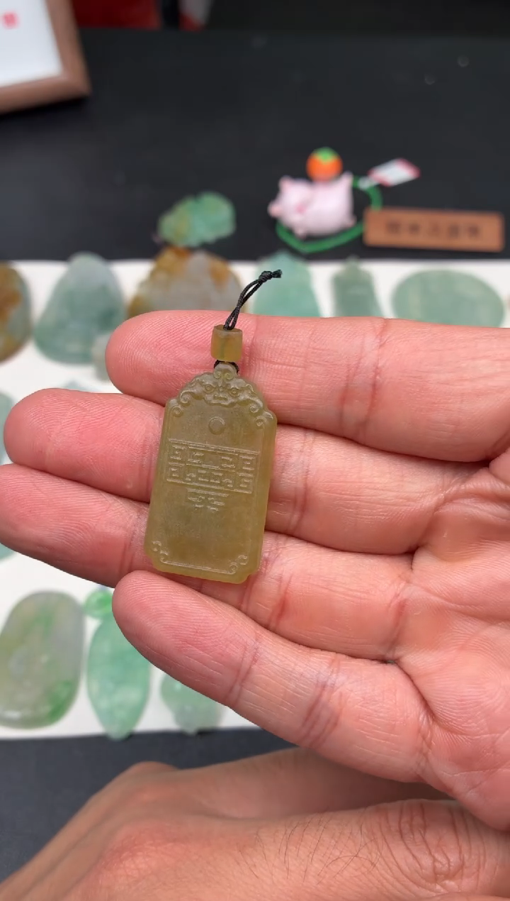 未镶嵌定制翡翠翡翠