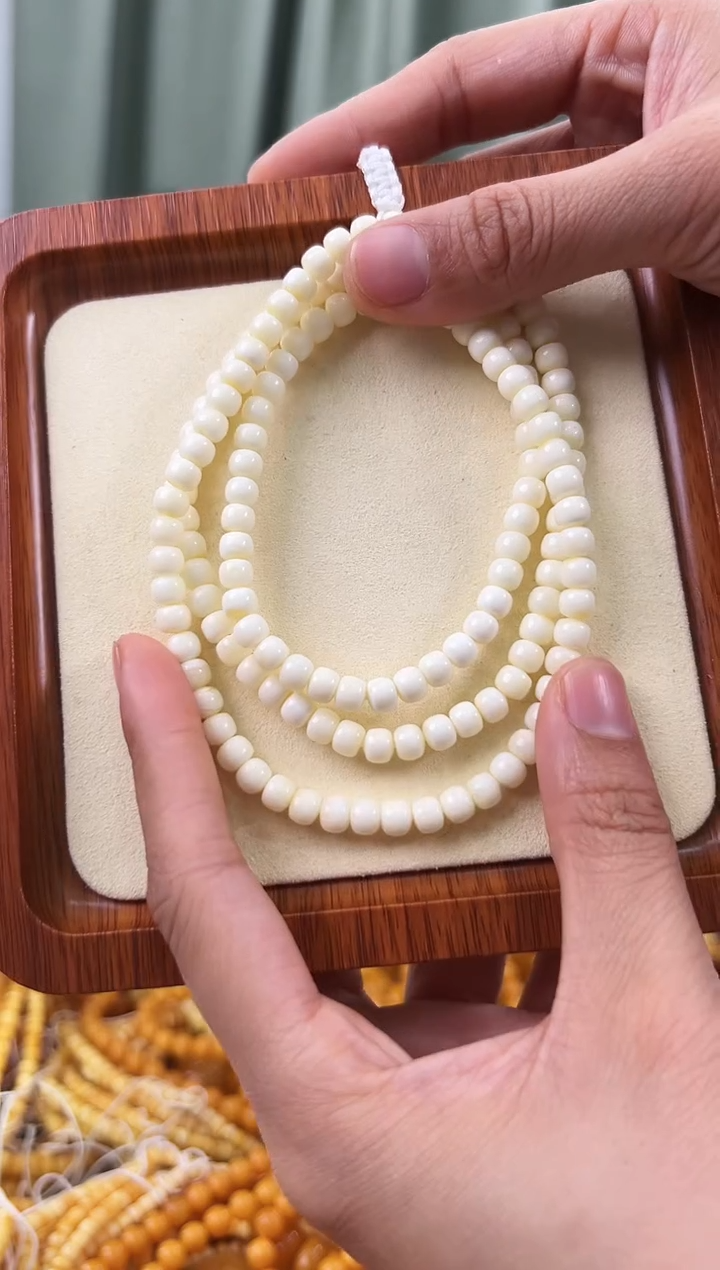 【闪购商品】琥珀手链未镶嵌蜜蜡项链多样性发其中一件