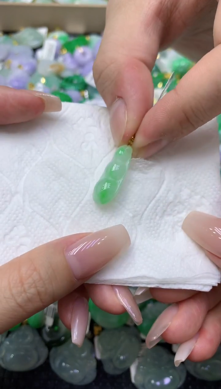 颈饰18K金镶嵌翡翠天然缅甸翡翠A货