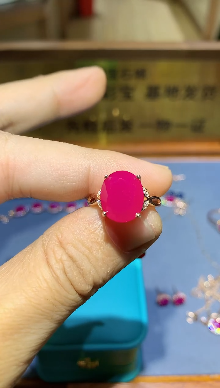 【闪购商品】红宝石戒指银S925镶嵌........