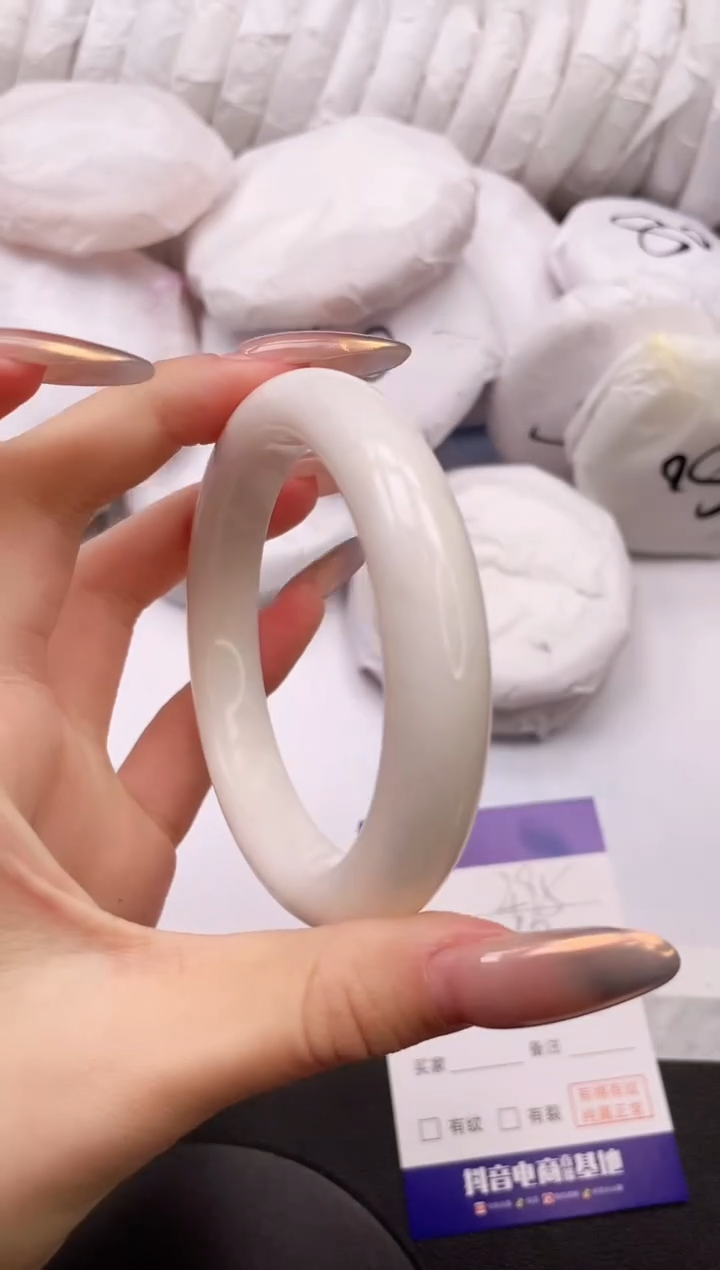 【闪购商品】和田玉手镯未镶嵌5K495-60