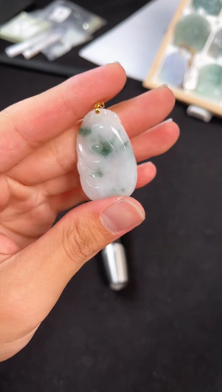 【闪购商品】翡翠颈饰18K金镶嵌翡翠吊坠YH-14