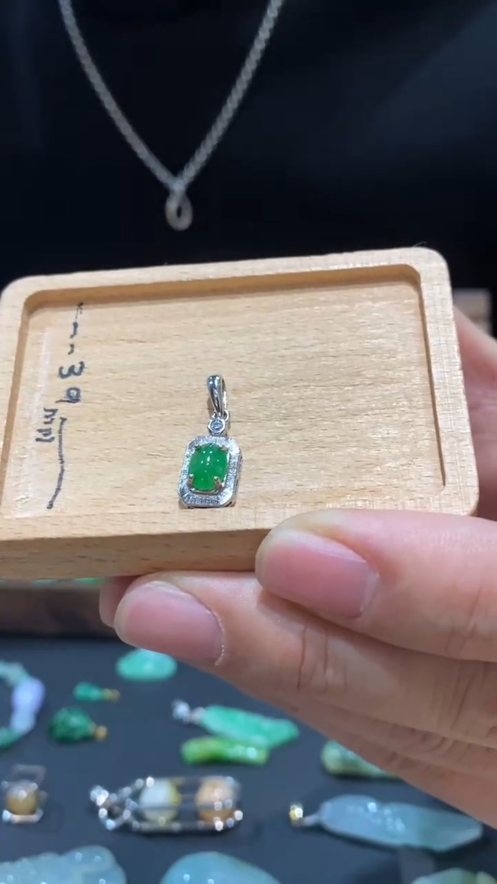 吊坠(不含链)银S925镶嵌翡翠绿蛋潘多拉