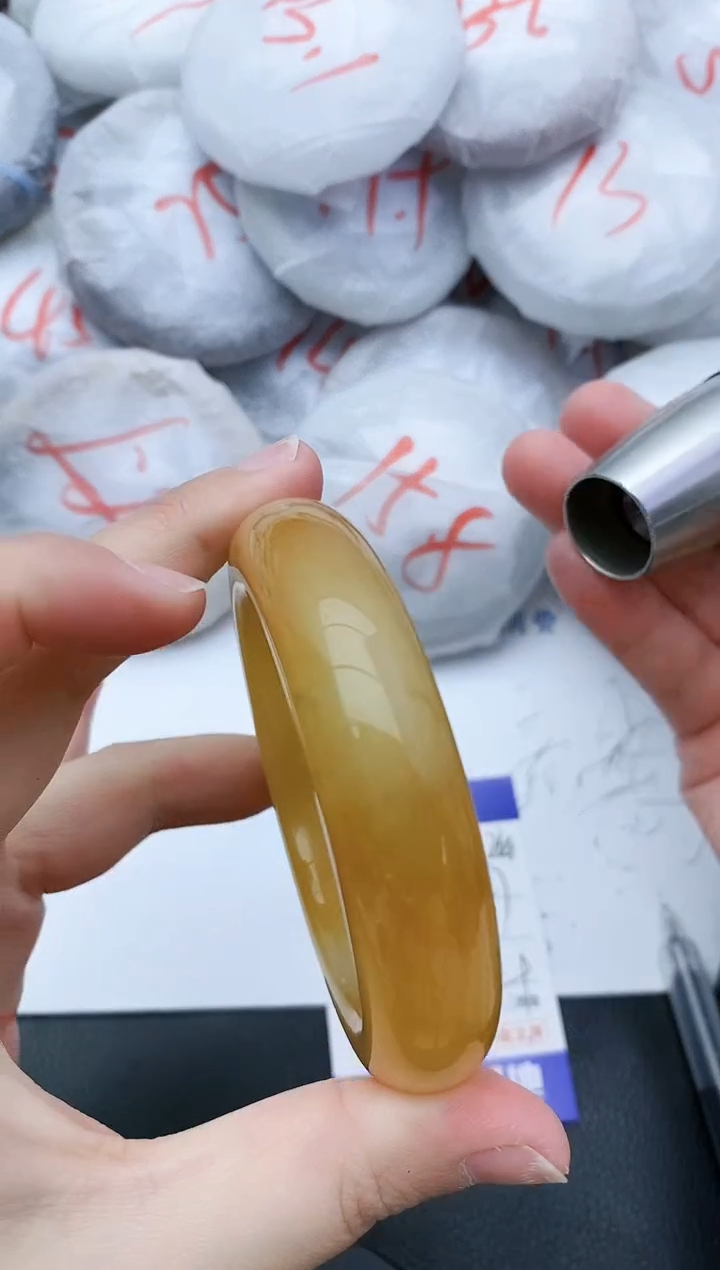 【闪购商品】石英质玉手镯未镶嵌264+56/57