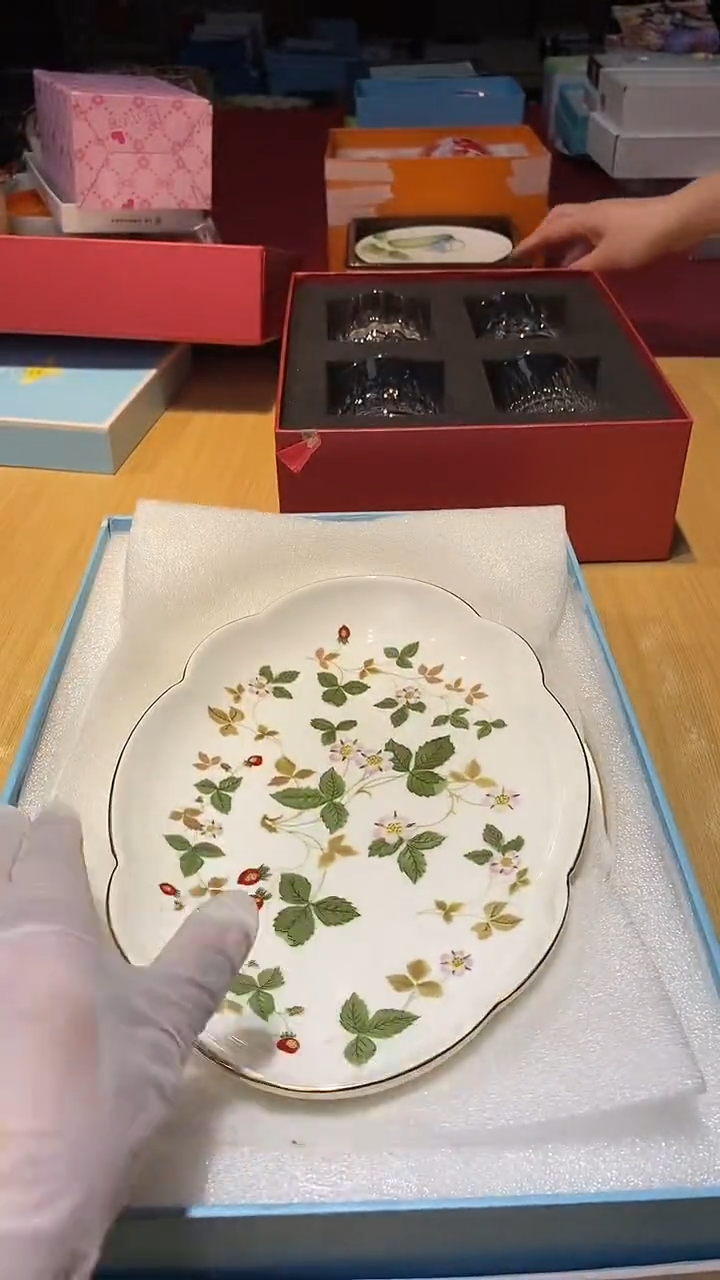 瓷片生活的本意是啊开心啊@@1