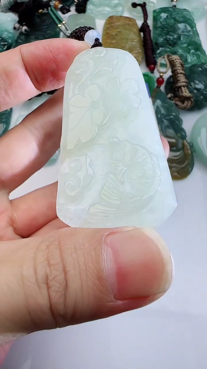 【闪购商品】翡翠颈饰未镶嵌11111111111