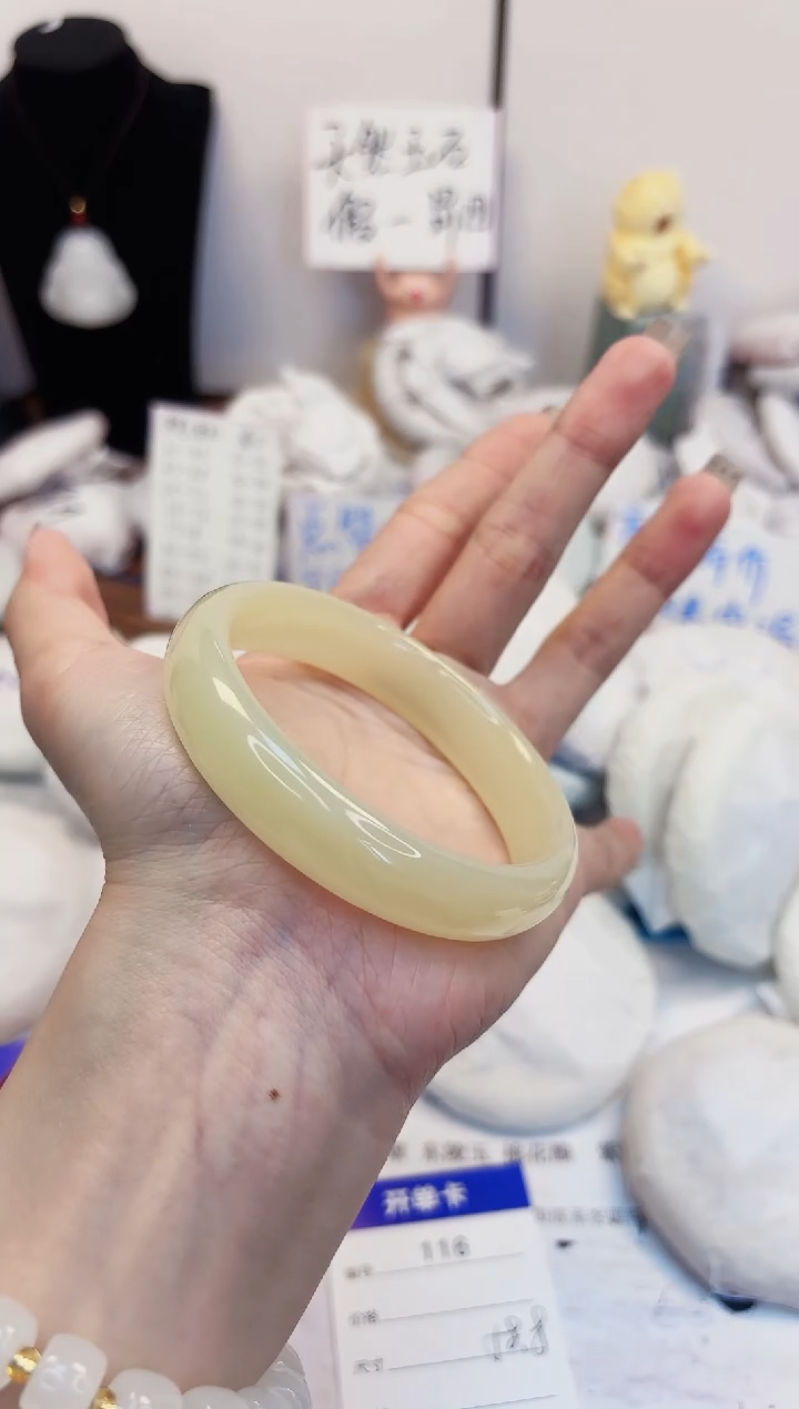 【闪购商品】石英质玉手镯未镶嵌116-晴水-圈口58