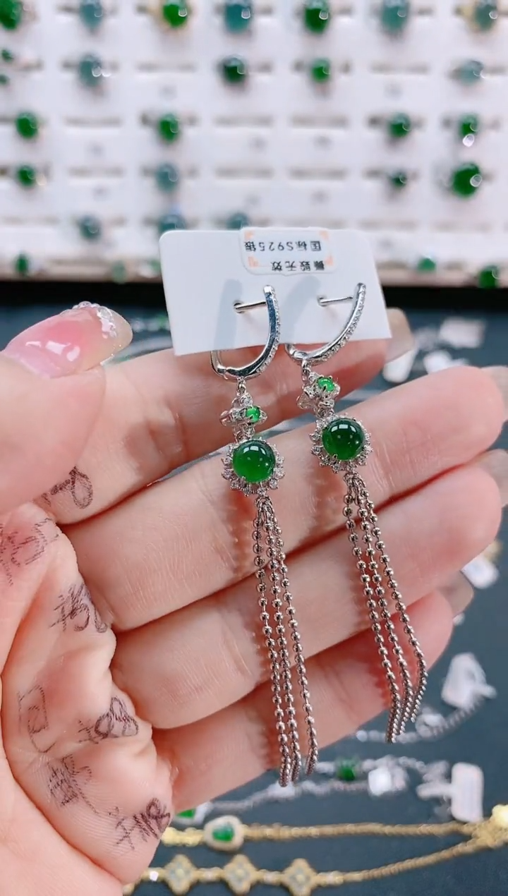 【闪购商品】翡翠耳饰银S925镶嵌天然翡翠