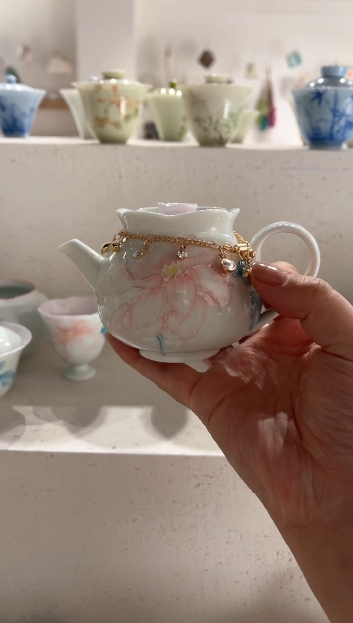 【闪购商品】明知山志-有田烧-国色惊城-念露壶