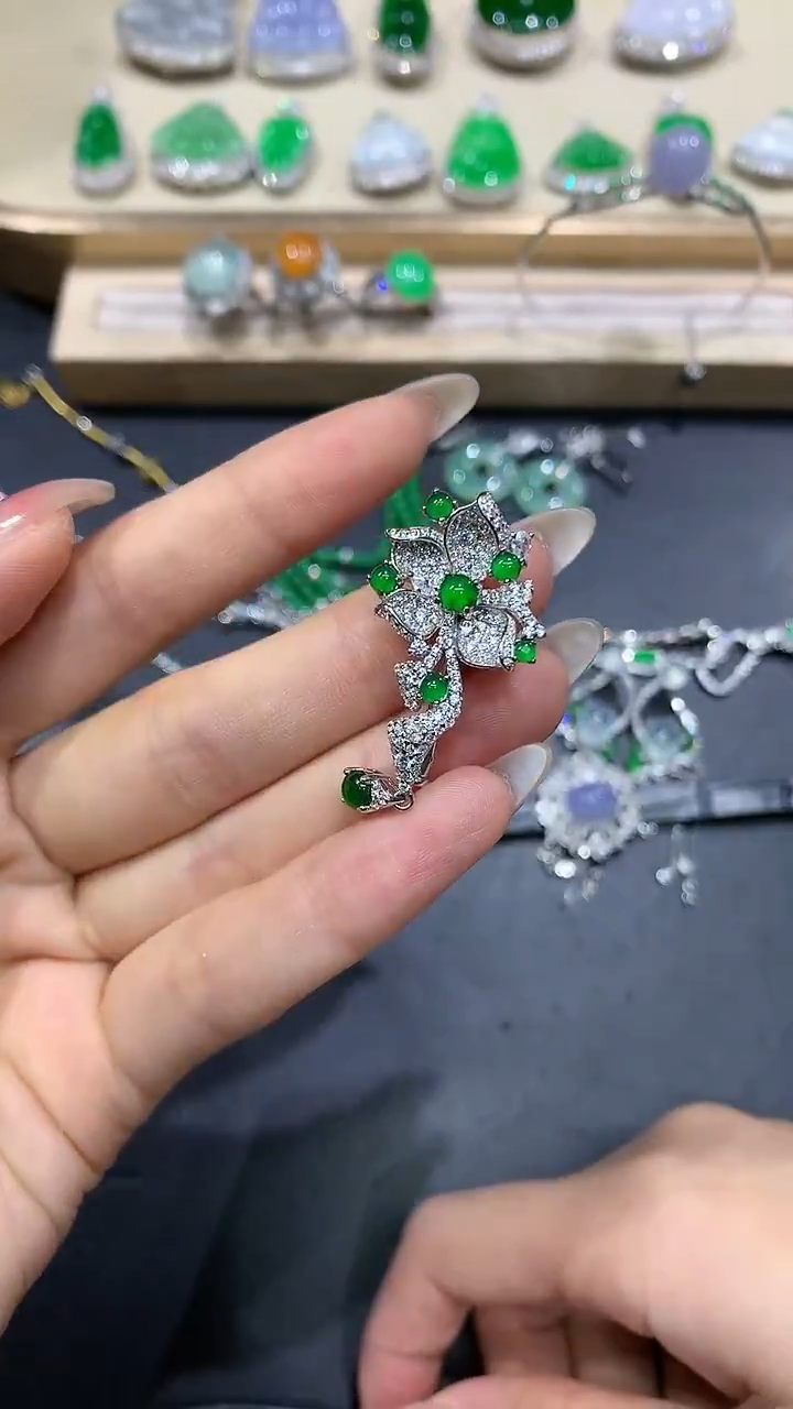 【闪购商品】翡翠吊坠(赠链)银S925镶嵌4多人多样性随机发货1件