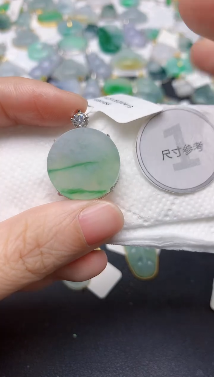 颈饰未镶嵌翡翠天然缅甸A货翡翠