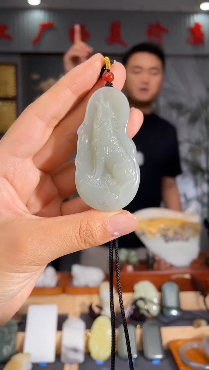 和田玉未镶嵌颈饰1