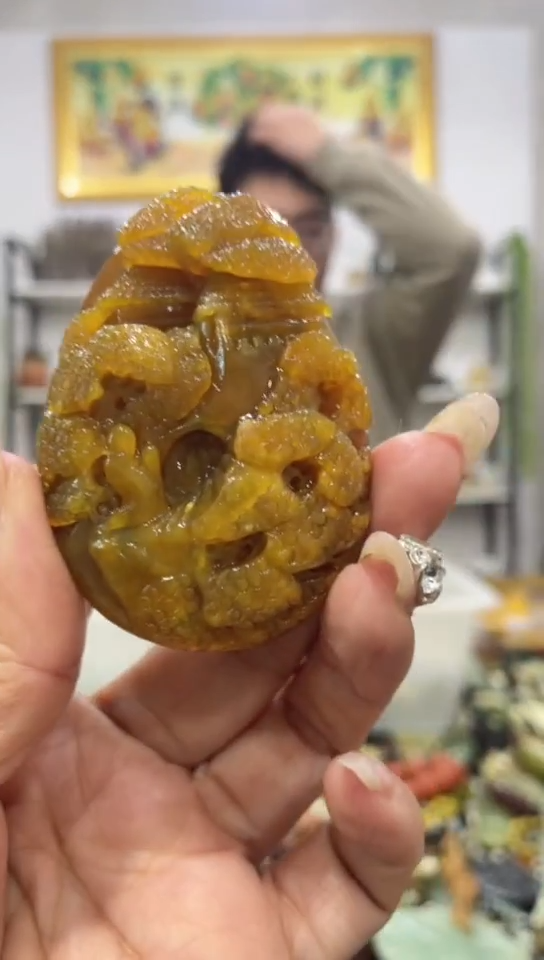 未镶嵌蛇纹石玉吊坠    