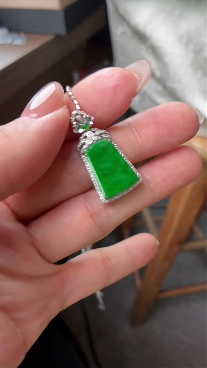 吊坠(不含链)18K金镶嵌翡翠无事牌