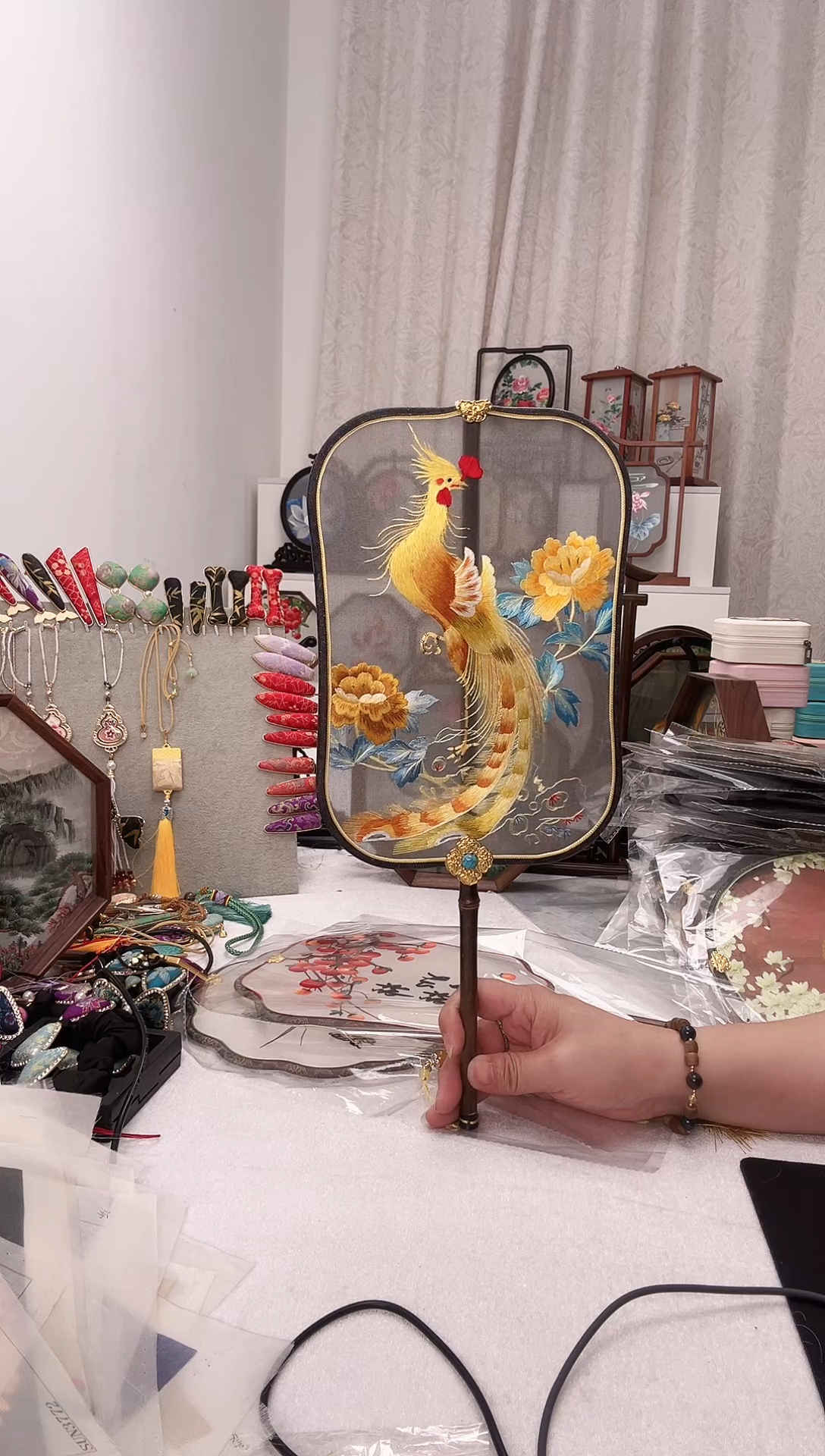 扇子苏绣作品团扇