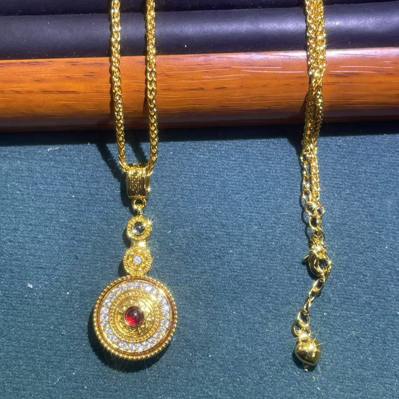 s9040黄色圆盘吊坠项链多样性发货